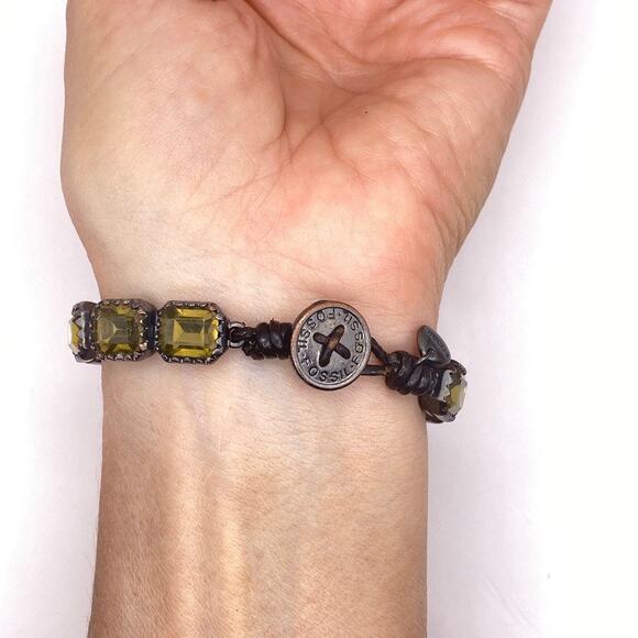 Vintage FOSSIL Antique Gold Tone Green Prong Set Glass Bracelet Toggle Clasp - Picture 5 of 8